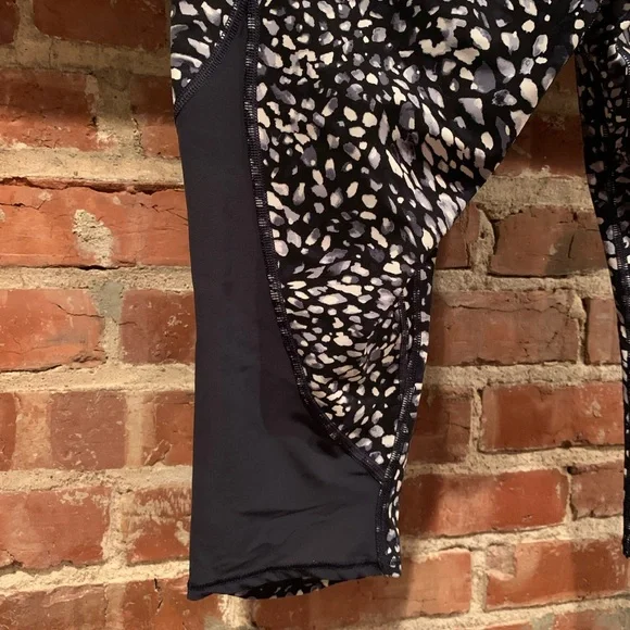 Athleta All In Crop Legging | Womens Large - Picture 8 of 12